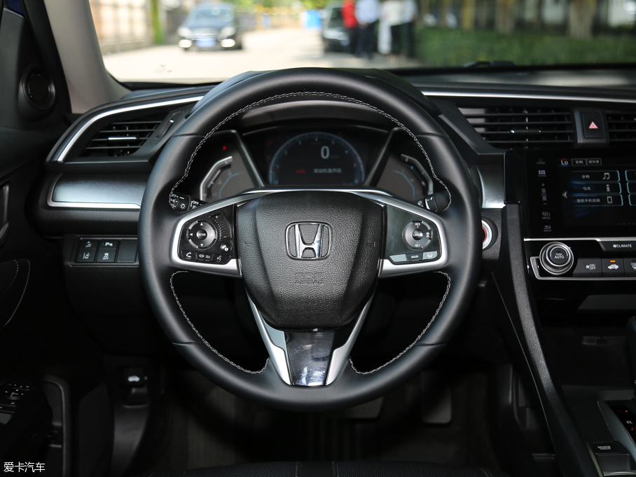 2016˼ 220TURBO Ԅҫ