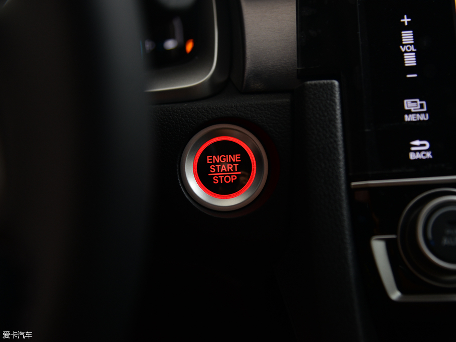 2016˼ 220TURBO Ԅҫ