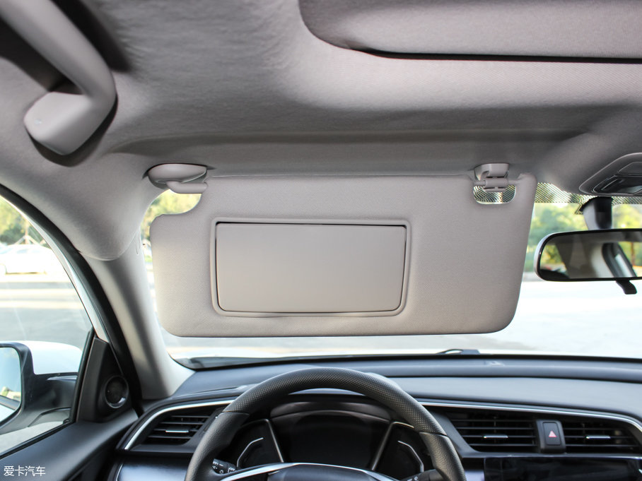 2016˼ 220TURBO Ԅ(dng)A