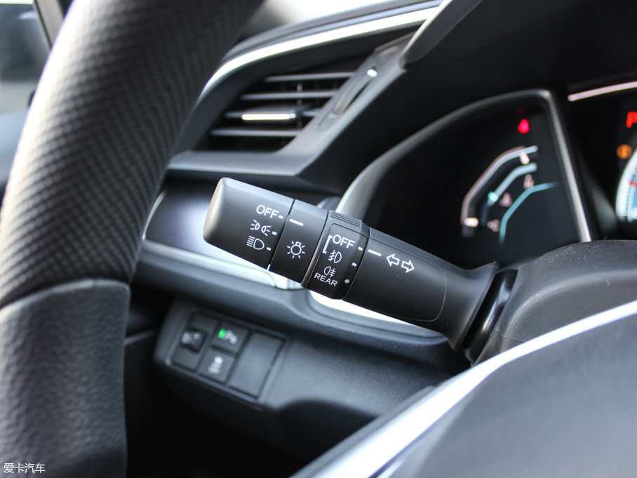 2016˼ 220TURBO ԄӺA