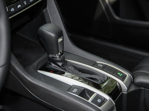 2016款220TURBO 自动尊耀版 换挡杆
