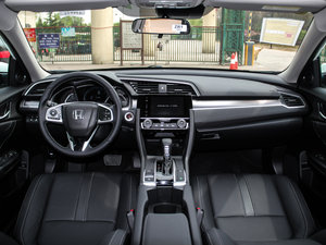2016款220TURBO 自动尊耀版 内饰全景