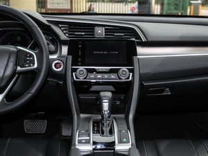 2016款220TURBO 自动尊耀版 中控台