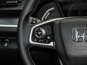 2016款220TURBO 自动尊耀版 中控区