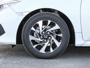 2016款220TURBO 自动豪华版 轮圈