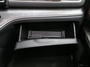 2016款2.4L 至尊版 手套箱