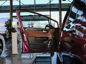 2017210TURBO CVTA 6 {λ܇T