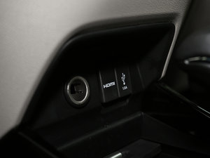 2017210TURBO CVTA 5 g