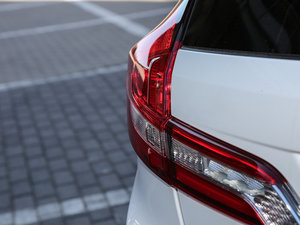 2017210TURBO CVTA 5 ^