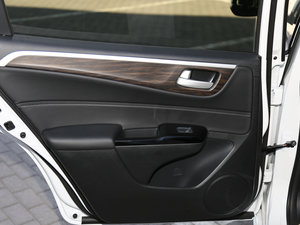 2017210TURBO CVTA 5 g