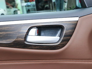 2017210TURBO CVTA 5 g