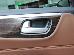 2017210TURBO CVTA 5 g