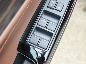 2017210TURBO CVTA 5 п؅^(q)