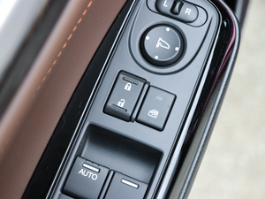 2017210TURBO CVTA 5 п؅^(q)