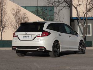 2017210TURBO CVTA 6 w^