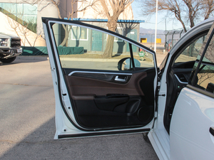 2017210TURBO CVTA 6 {λ܇T