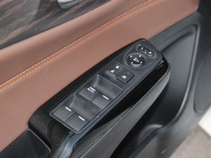 2017210TURBO CVTA 6 {܇ƅ^(q)	