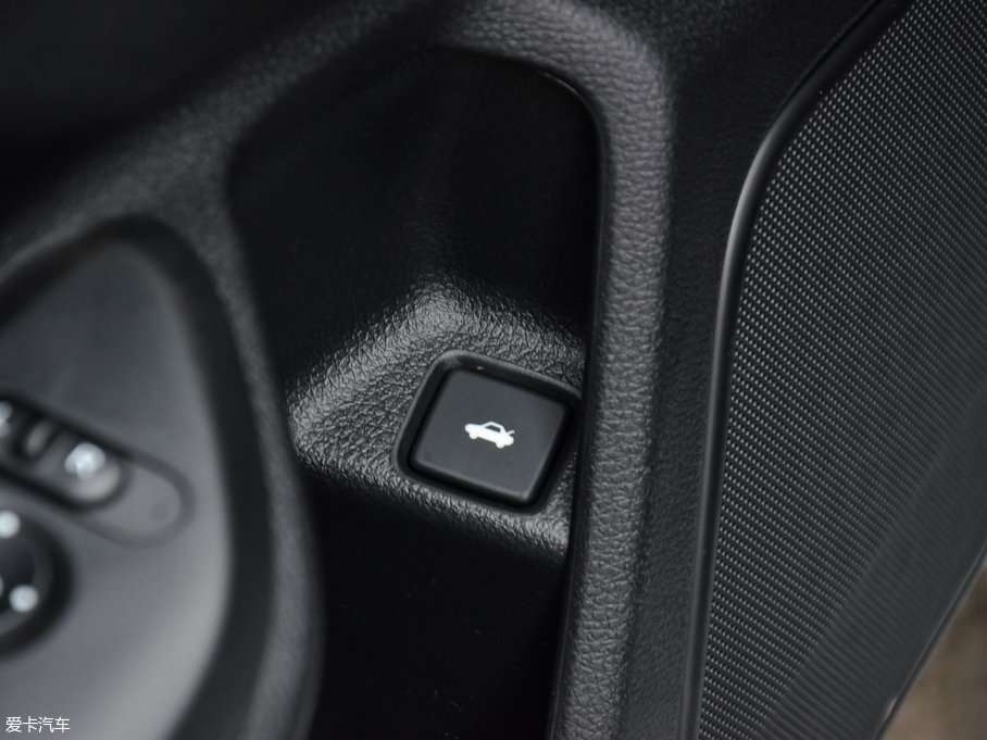 2017��˼�� 180TURBO �ք����m��