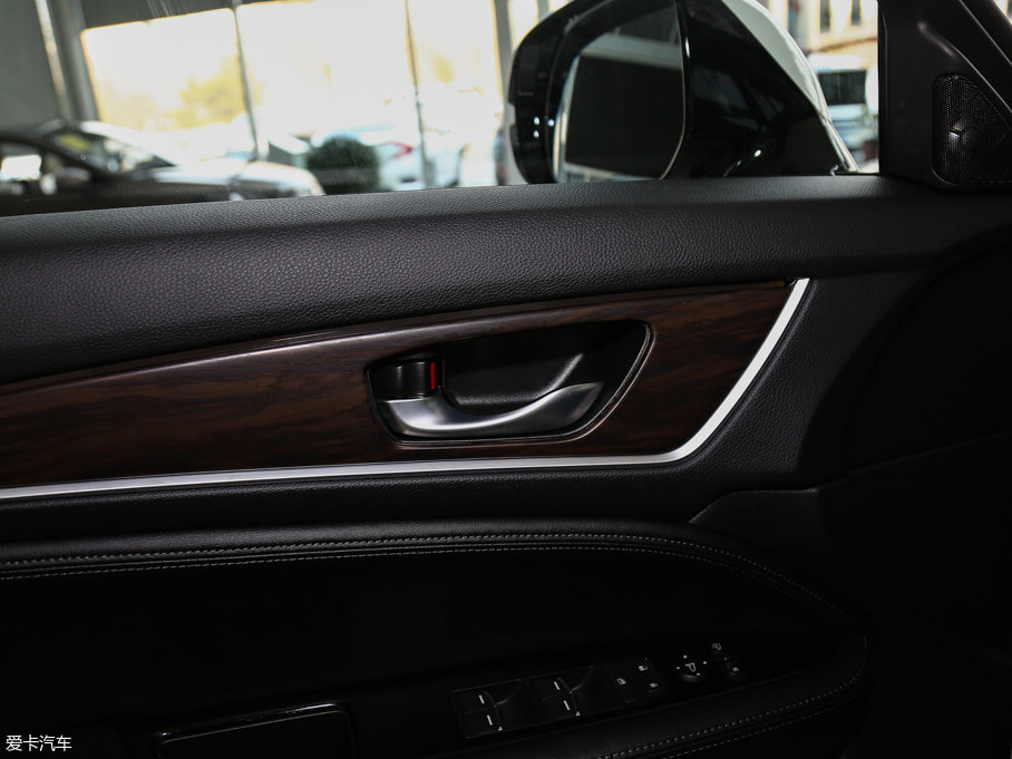 2017UR-V 370TURBO (q) (gu)V