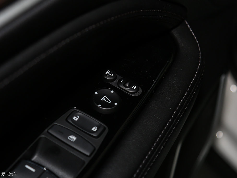 2017UR-V 370TURBO (q) V