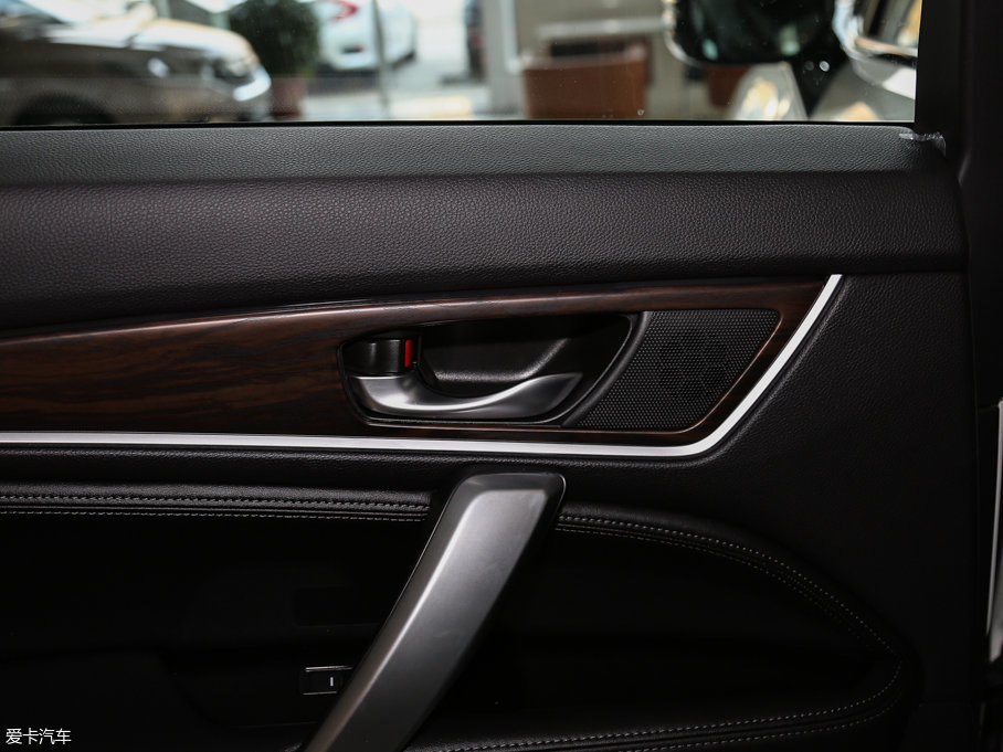 2017UR-V 370TURBO  V