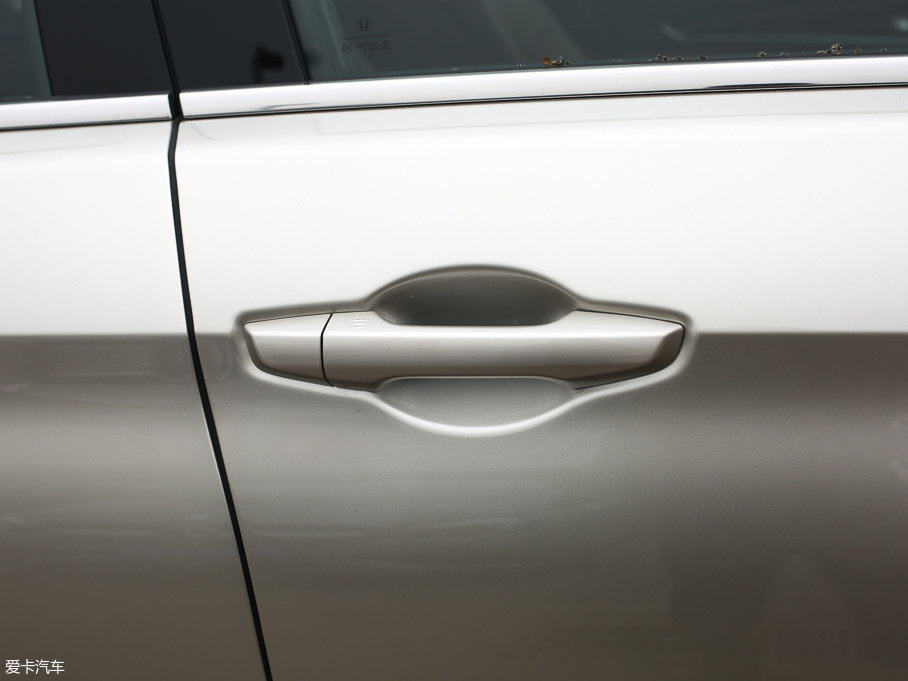 2017���UR-V 370TURBO �����ҫ�� ��V