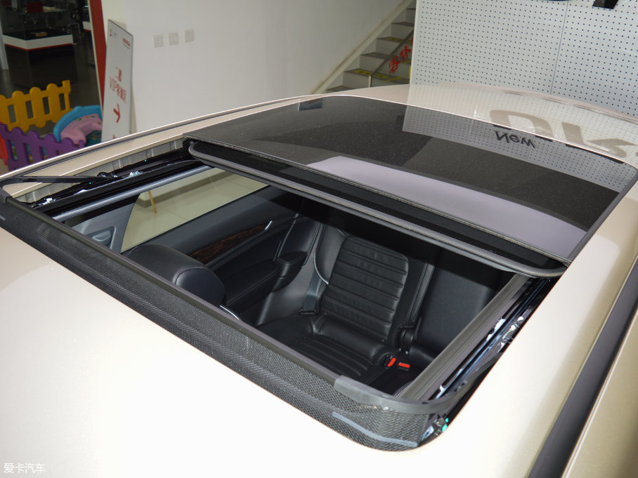 2017UR-V 240TURBO (q)(jng) V