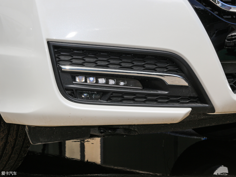 2017���UR-V 240TURBO �����A�� ��V