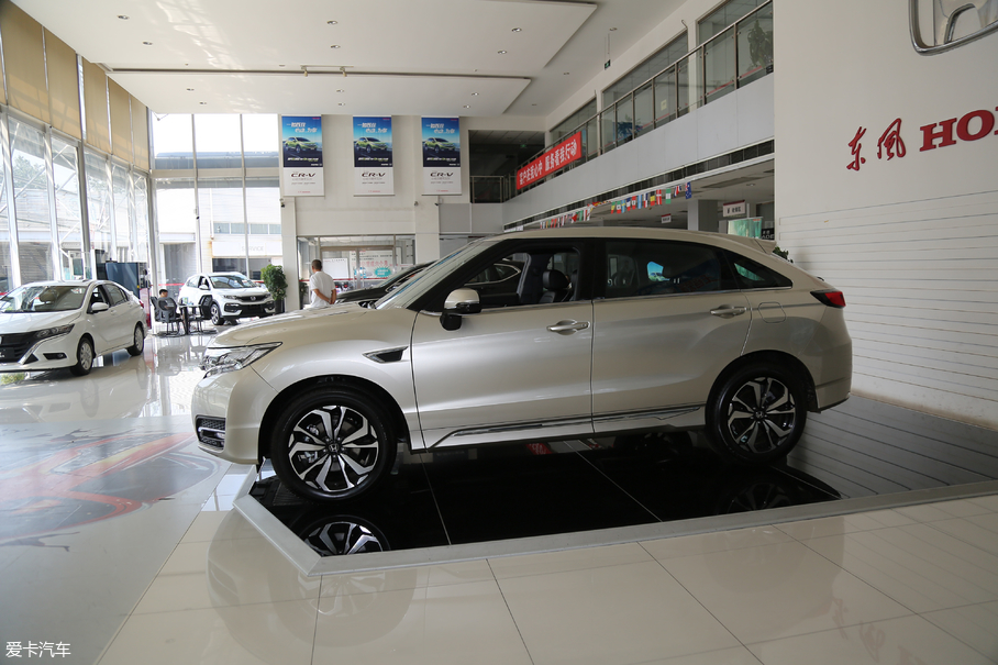 2017���UR-V 240TURBO ���(q��)���A�� ��(gu��)V