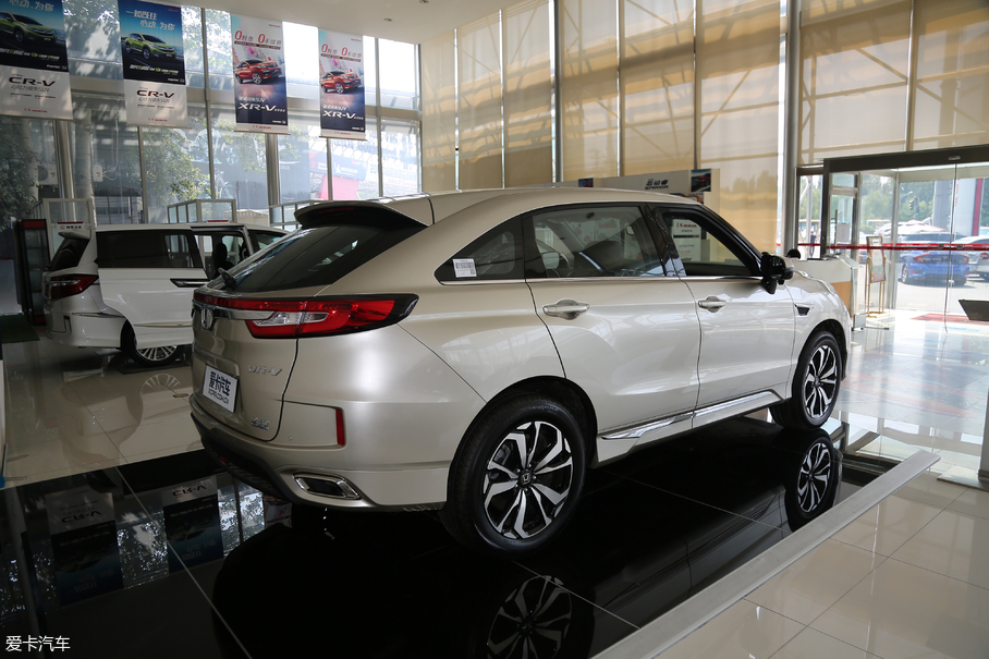 2017���UR-V 240TURBO ���(q��)���A�� ��V