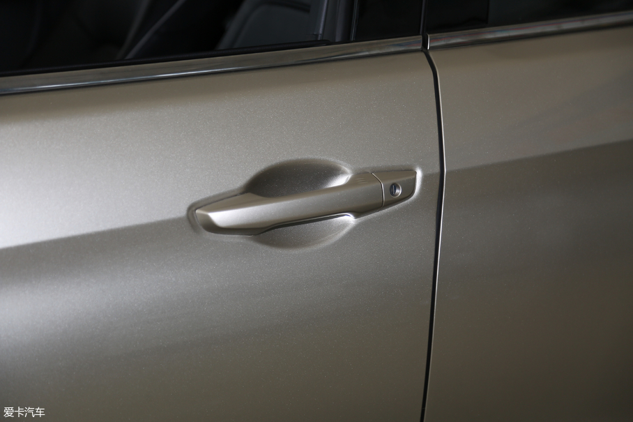 2017UR-V 240TURBO (q)A V