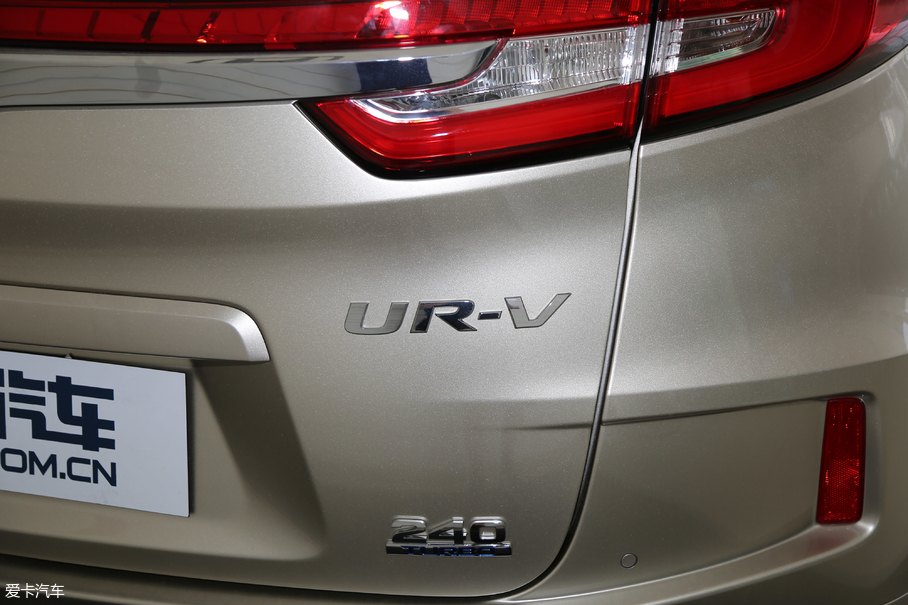 2017UR-V 240TURBO (q)A (gu)V