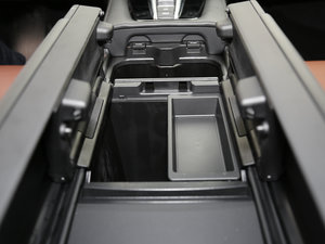 2017款370TURBO 四驱尊耀版 国V 空间座椅