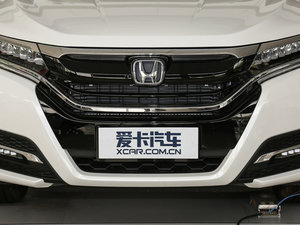 2017款370TURBO 两驱尊贵版 国V 中网