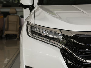 2017款370TURBO 两驱尊贵版 国V 大灯