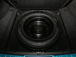 2017款370TURBO 两驱尊贵版 国V 备胎