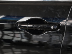 2017240TURBO 򌽛 V {T