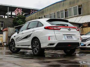 2017款240TURBO 两驱豪华版 国V 左后45度