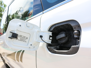 2017240TURBO (q)A V (x)(ji)^