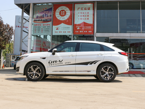 2017款370TURBO 四驱尊耀版 国V 正侧（左）