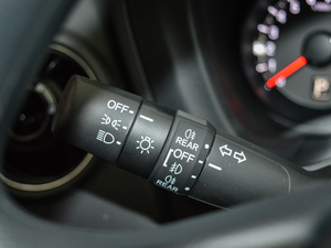 20171.5L LXi CVT п؅^