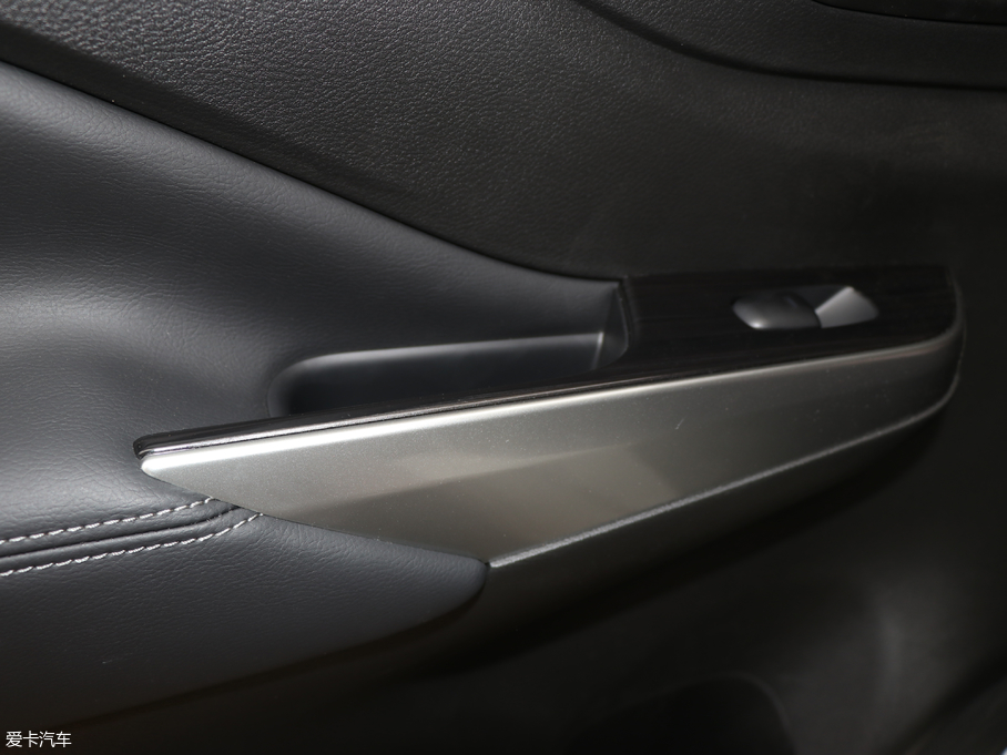 2018;_(d) 2.5L XV Ԅ(dng)(q)Ş