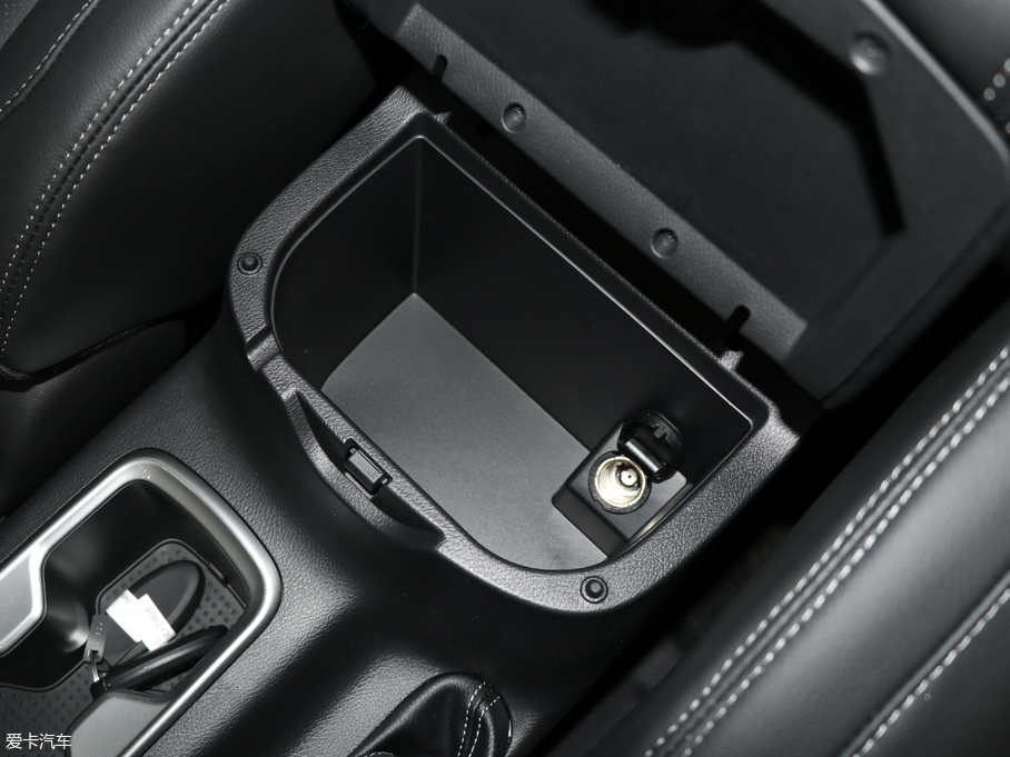 2018;_(d) 2.5L XL Ԅ(dng)(q)A