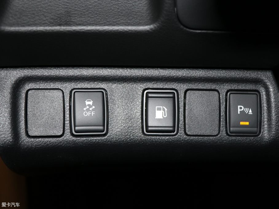 2018;_(d) 2.5L XL Ԅ(dng)(q)A