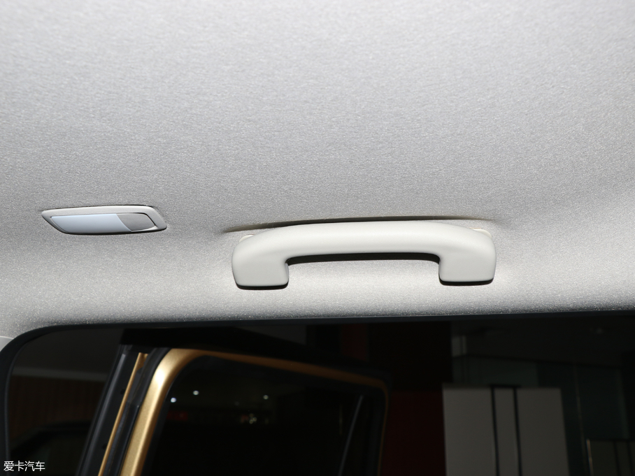 2018;_(d) 2.5L XL Ԅ(dng)(q)A