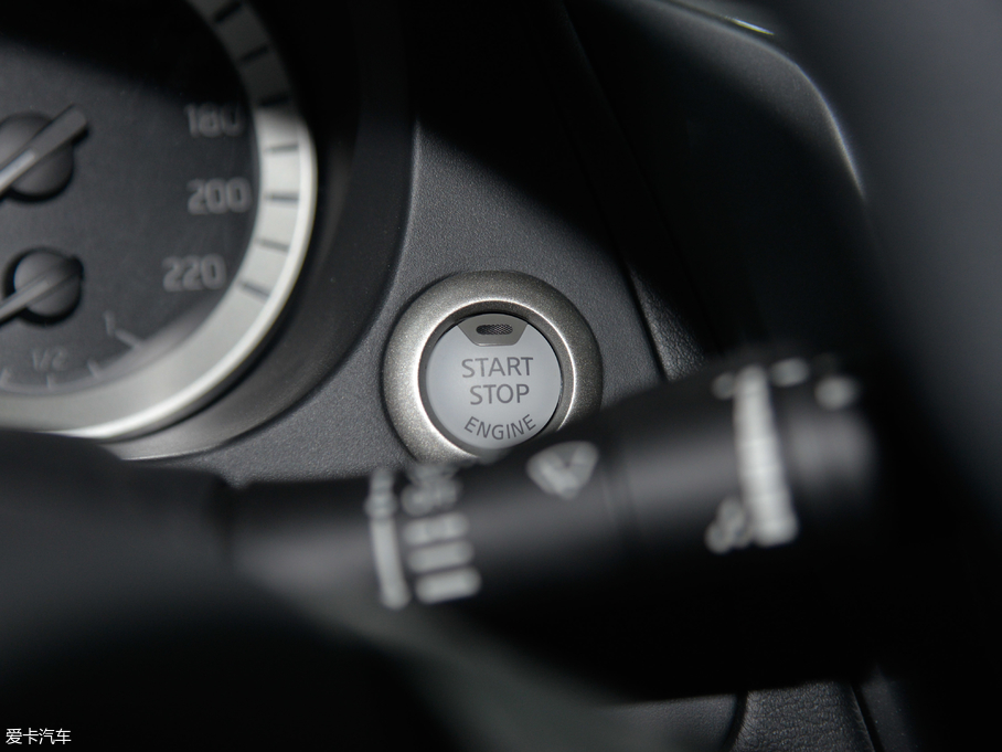 2018;_(d) 2.5L XL Ԅ(dng)(q)A