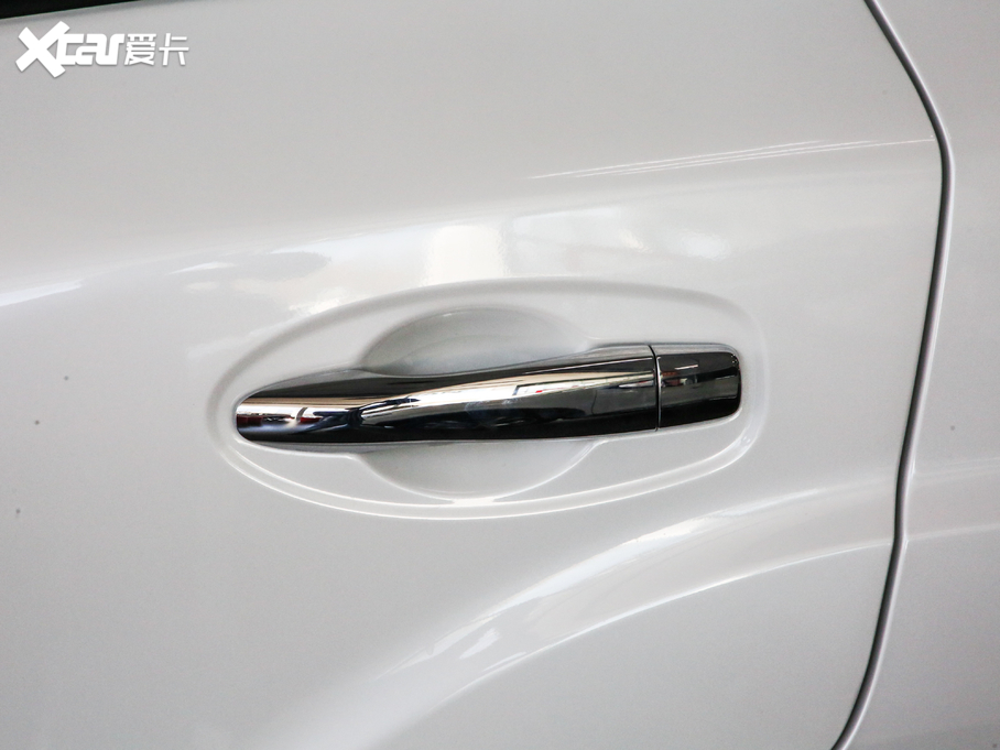 2020;_ 2.5L XL Upper ԄA