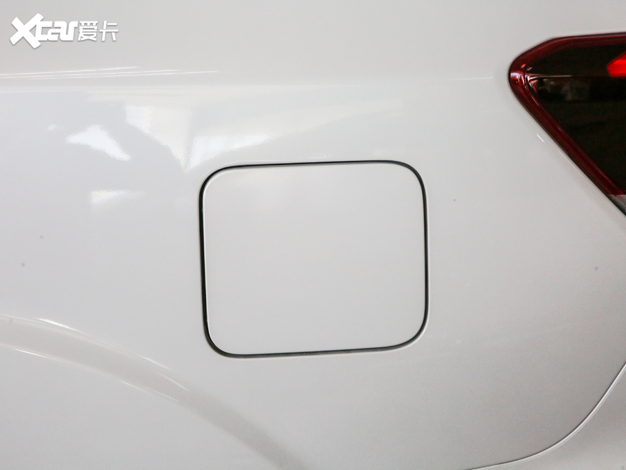 2020;_ 2.5L XL Upper ԄA