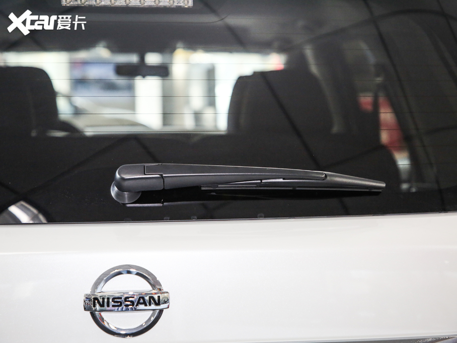 2020;_ 2.5L XL Upper ԄA