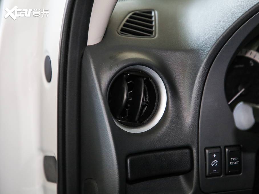 2020;_ 2.5L XL Upper ԄA